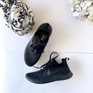 Nike Free Trainer 8 Womens Triple Black